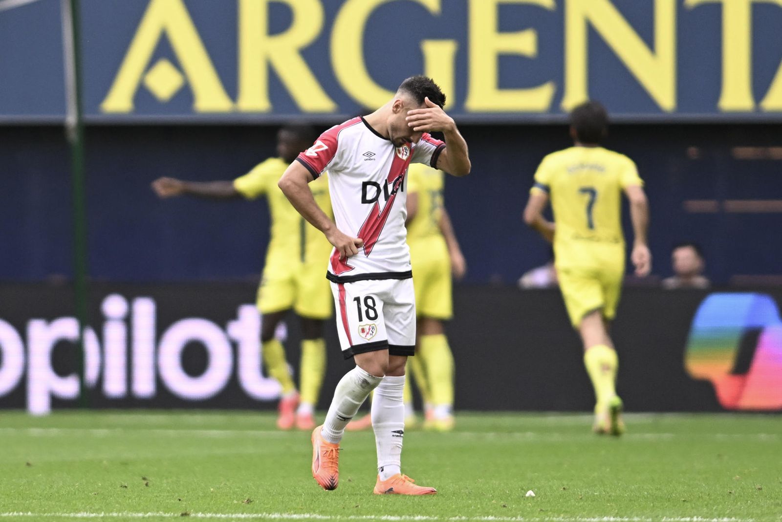 Álvaro García tras recibir un gol el Rayo Vallecano en Villarreal