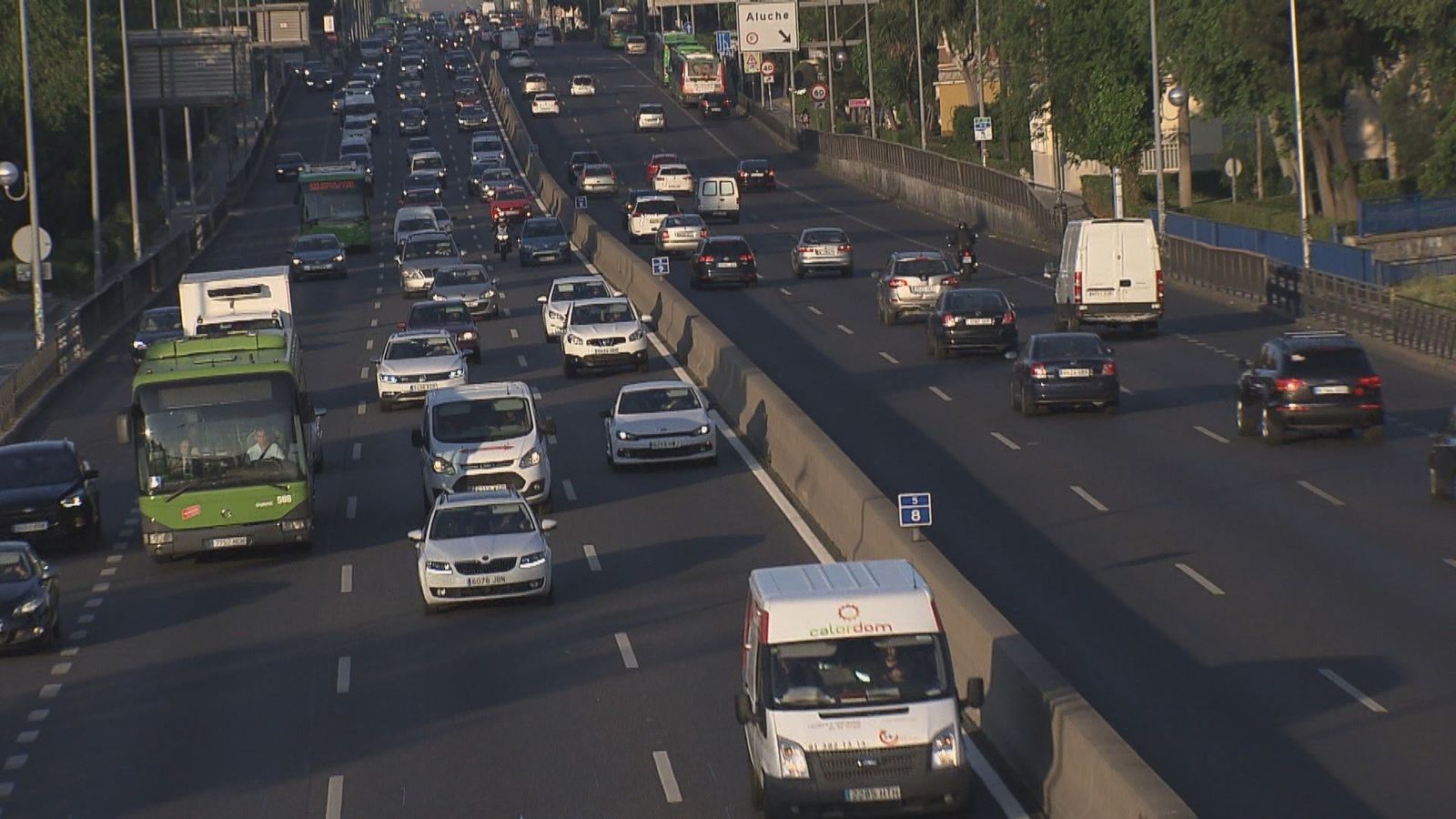 Los ayuntamientos insisten en la gratuidad de la R-5 para todos para evitar colapsos