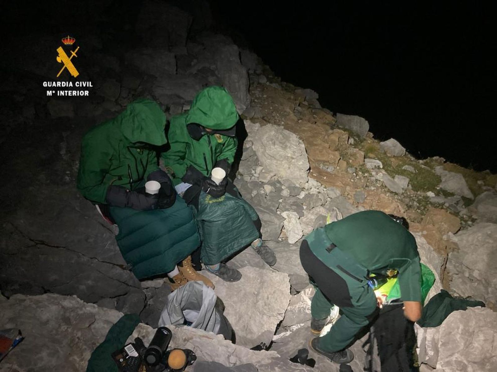 Los guardias localizaron a los montañeros con principio de hipotermina