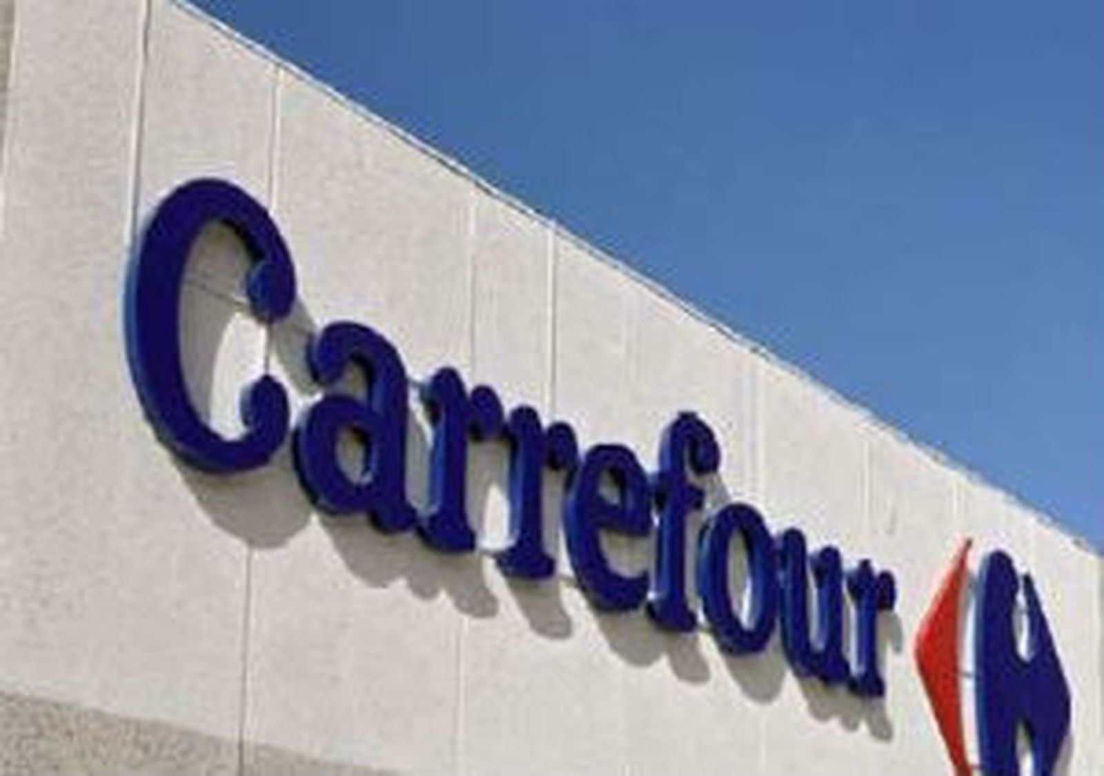 Carrefour congela el sueldo a más de 6.000  trabajadores por menores ventas