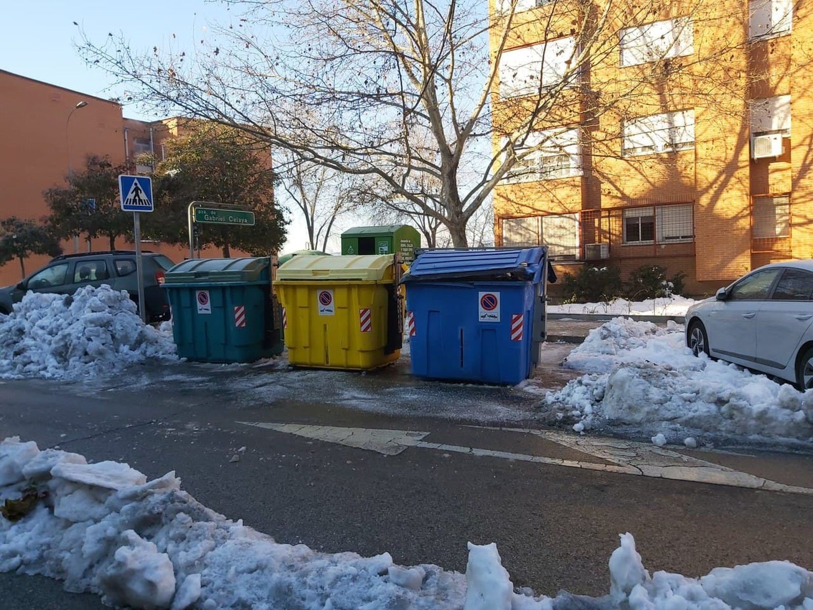 Basura acumulada en una calle de Rivas