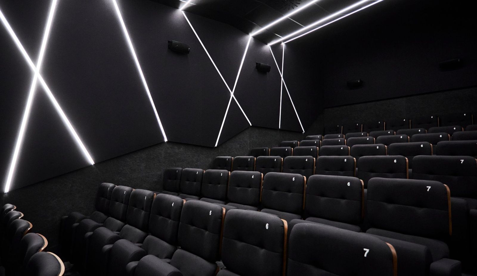 Una nueva sala de cine abre sus puertas en Embajadores tras el confinamiento
