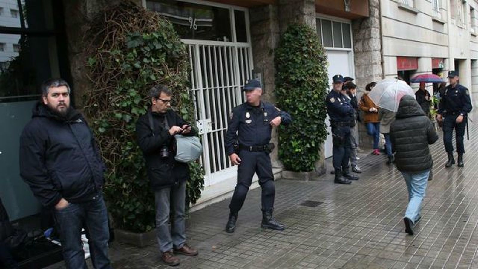 La Policía acaba los cuatro registros  en propiedades de la familia Pujol