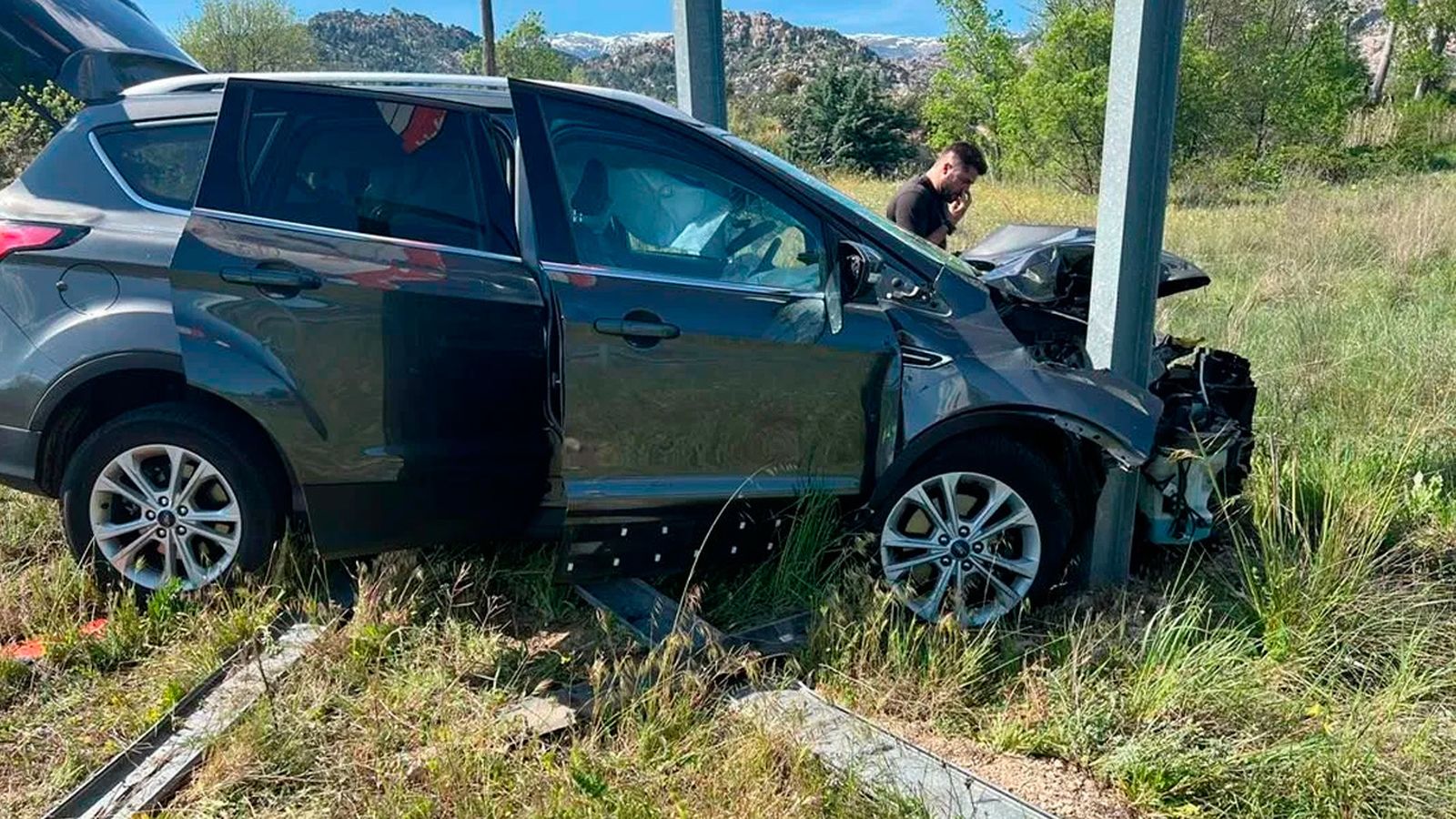 Imagen del vehículo que ha arrollado a dos ciclistas en la M-608