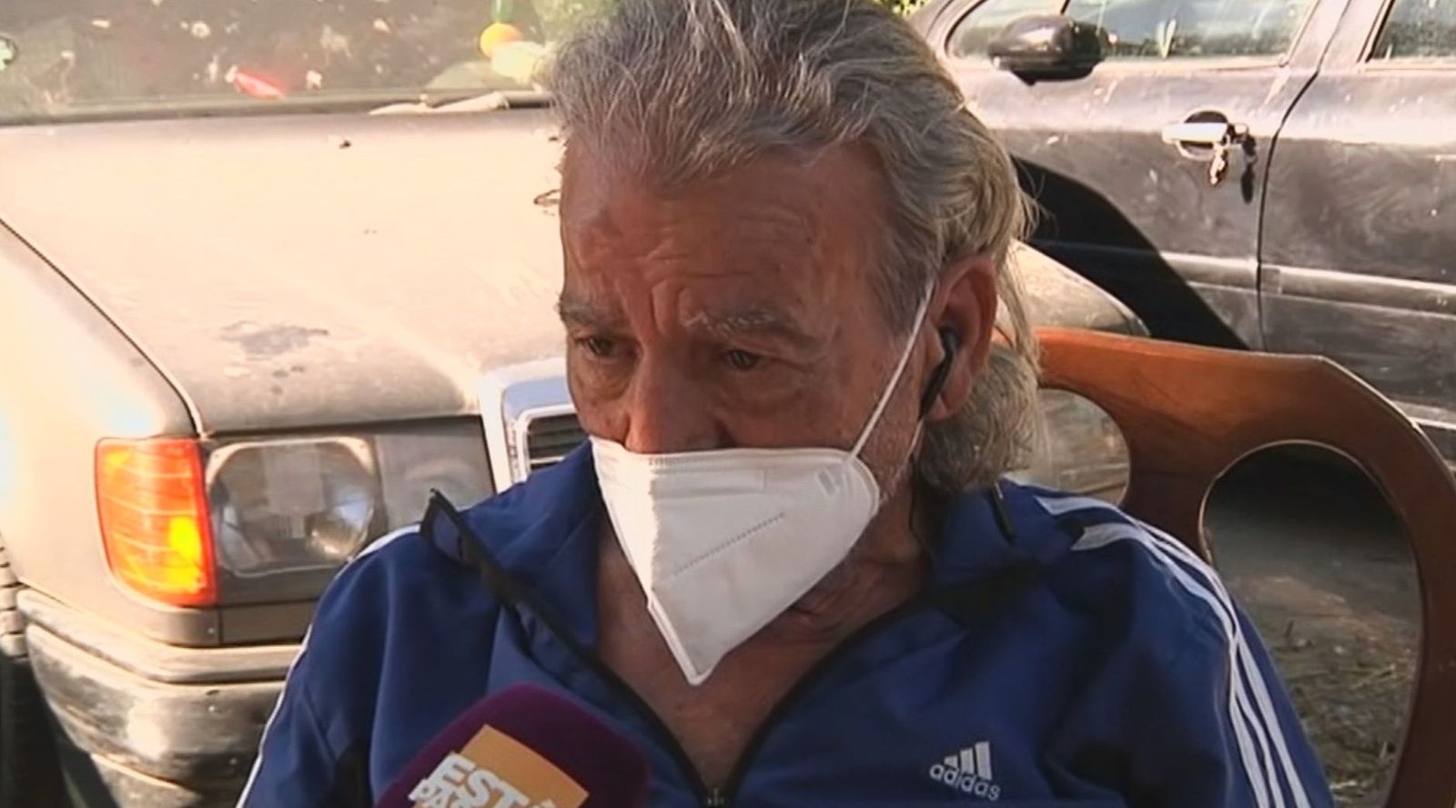 Yiyo, el hombre que vive en un coche en Villaverde, recibe un mensaje de su hija