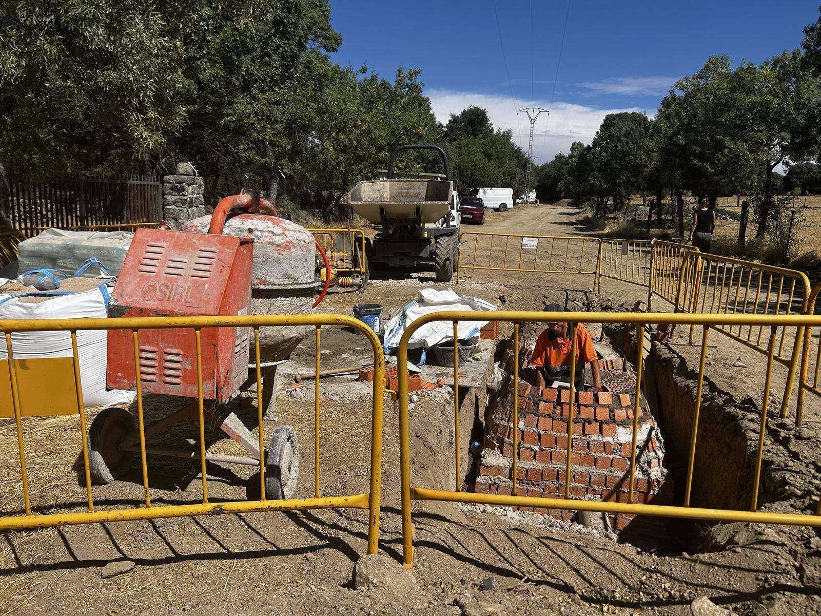 Trabajos en el entorno del puente de La Navata, en Galapagar