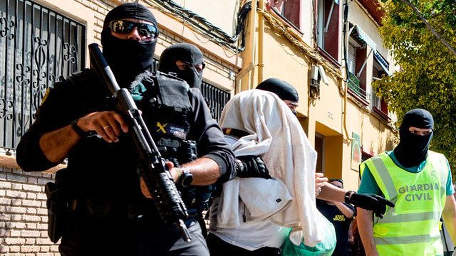 La Guardia Civil detiene en Mataró a dos hombres por reclutar a islamistas para terrorismo yihadista