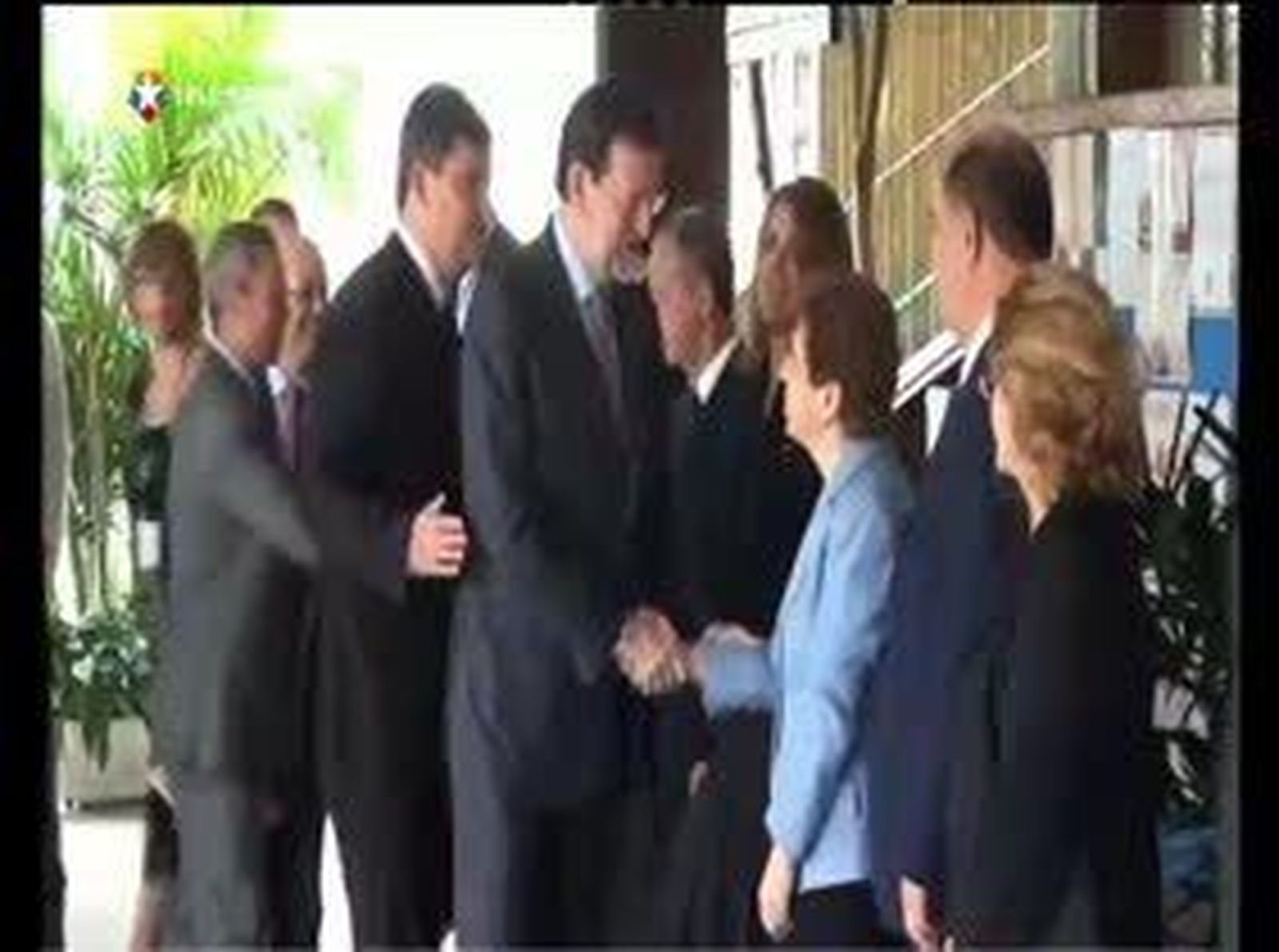 Rajoy asegura que nadie le está presionando para pedir el crédito
