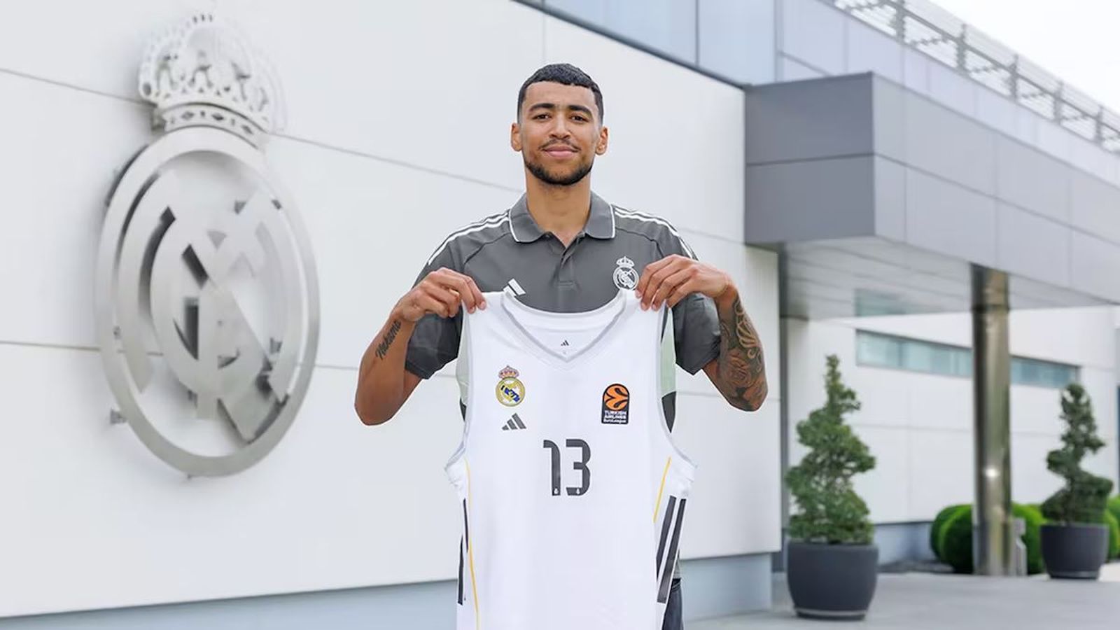 Izan Almansa, nuevo jugador del Real Madrid hasta 2029