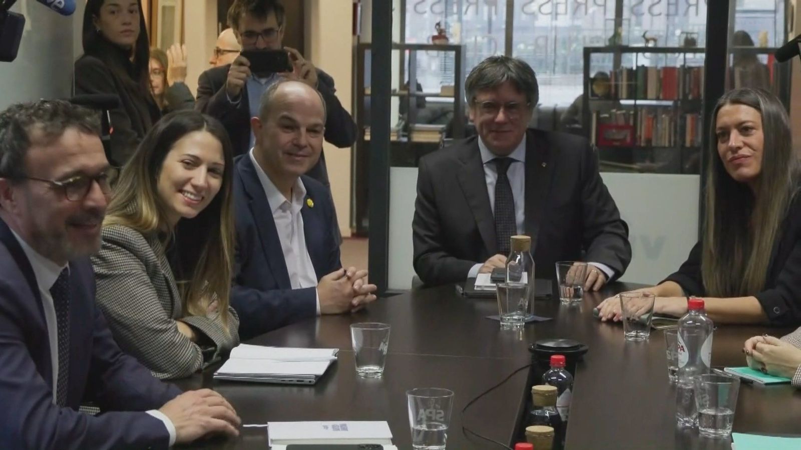 Puigdemont, entre el 'no' a los Presupuestos y el 'dar carrete' a Sánchez