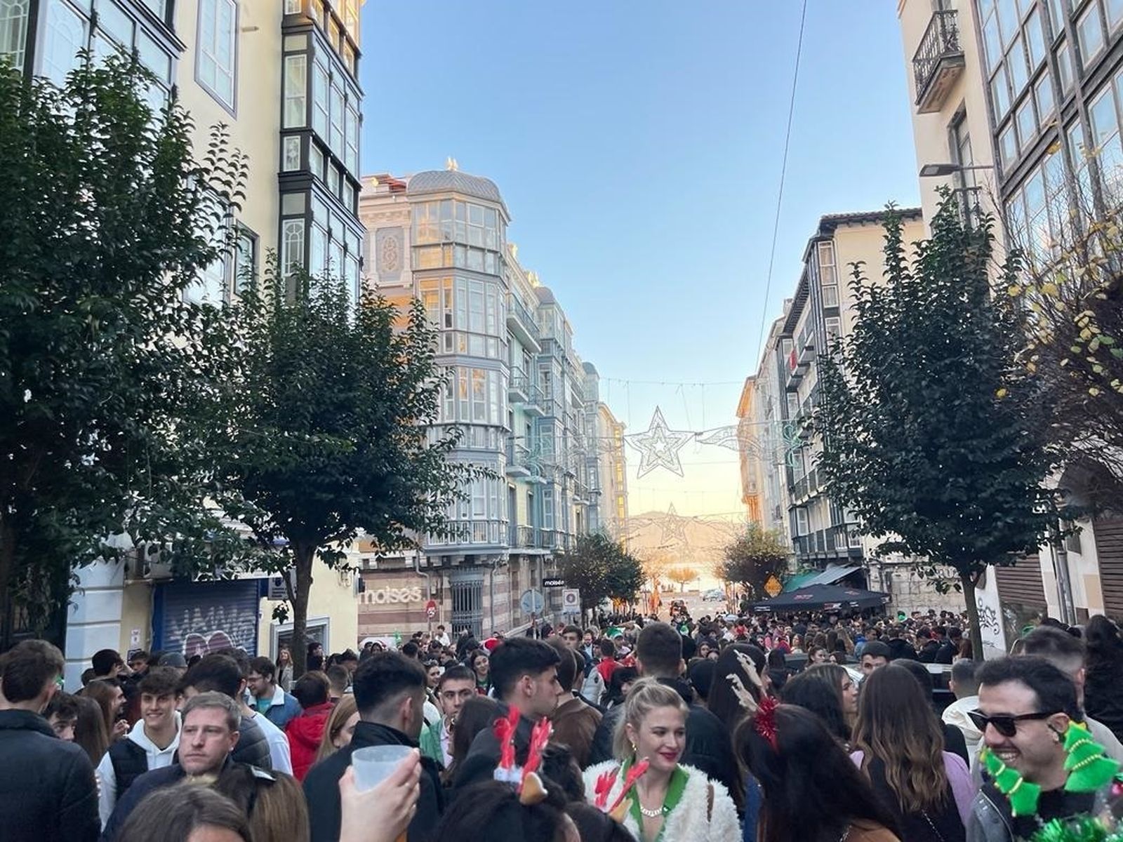 Aglomeración de gente en Santander