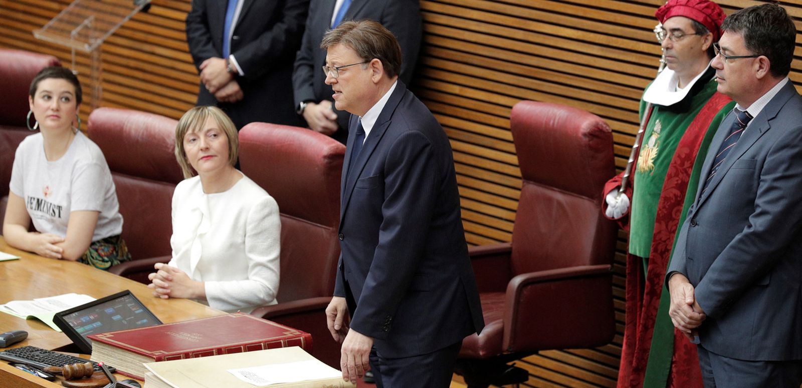 El socialista Ximo Puig promete el cargo de president de la Generalitat en el pleno de Les Corts Valenciane