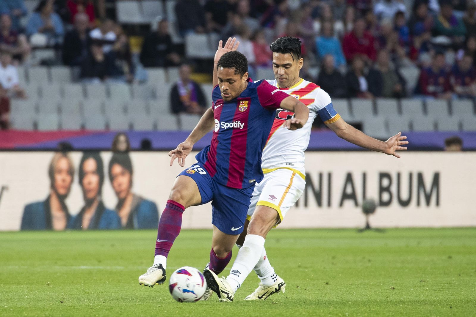 Falcao ante el Barcelona