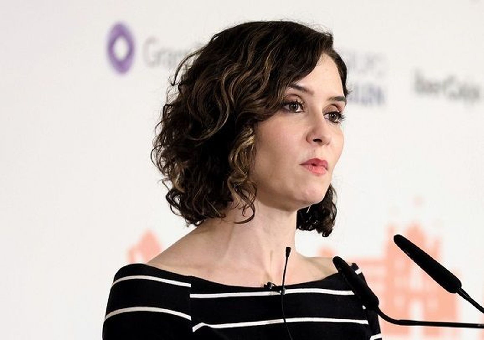 Ayuso critica que el Gobierno imponga una doctrina sectaria y tache de 'censores' a los que se oponen