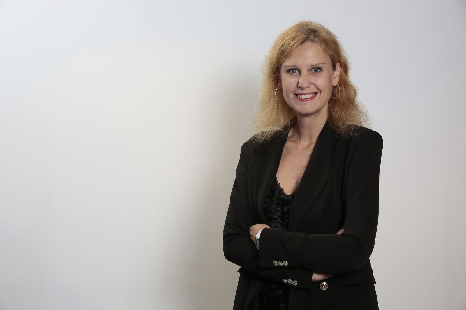 La Guardia Civil premia a la periodista de Onda Madrid Marta Zúñiga