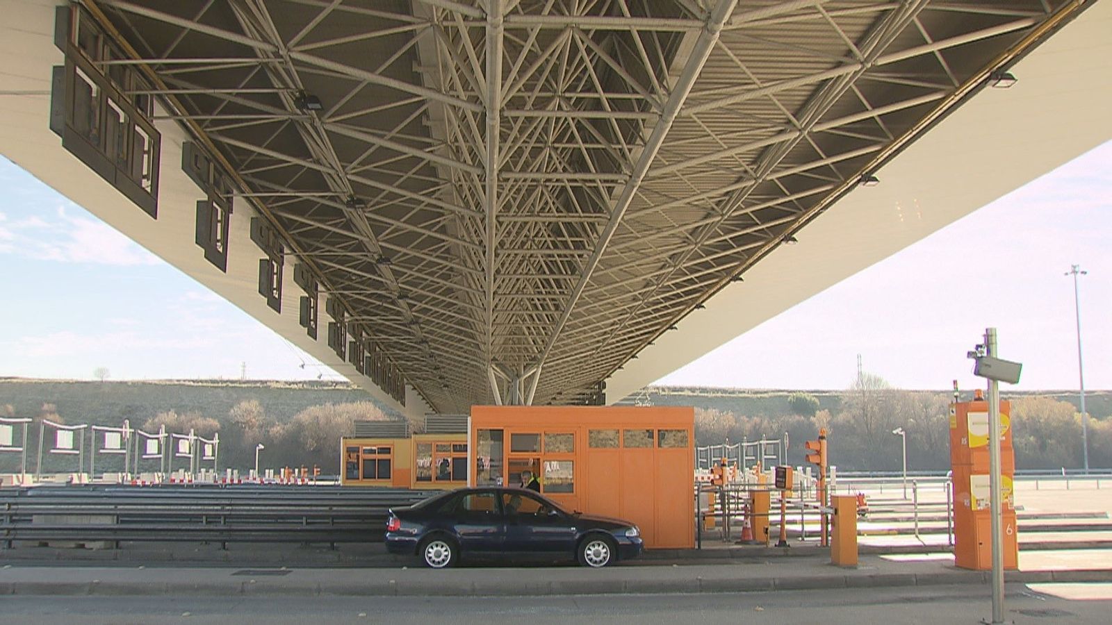 Conductores sobre el peaje en autovías: "Al final el ciudadano es el que paga por todo"