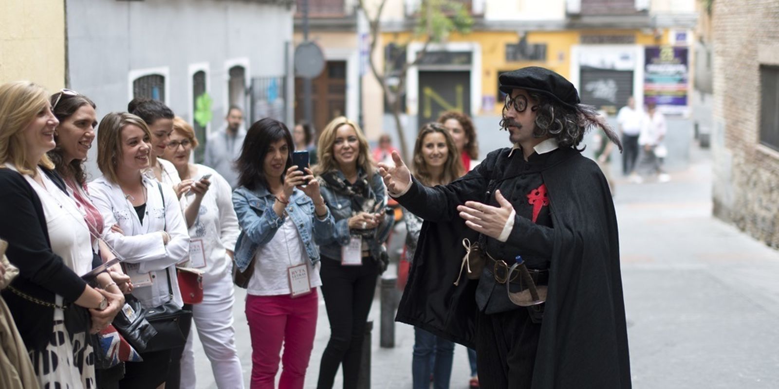 Los madrileños celebran el Día del Libro con la literatura en la calle