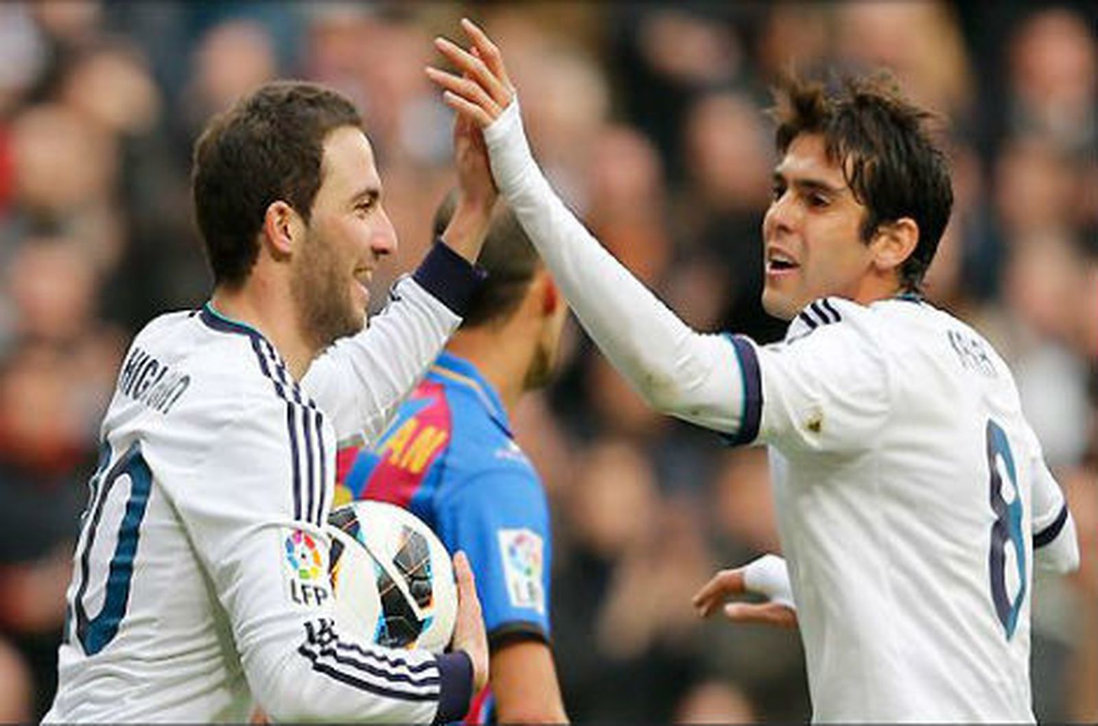 Real Madrid golea a Levante