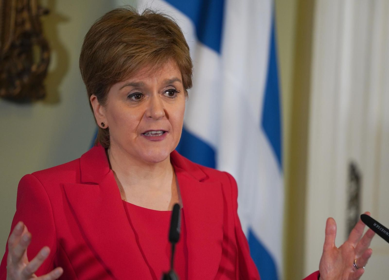 Dimite la ministra principal de Escocia, la independentista Nicola Sturgeon