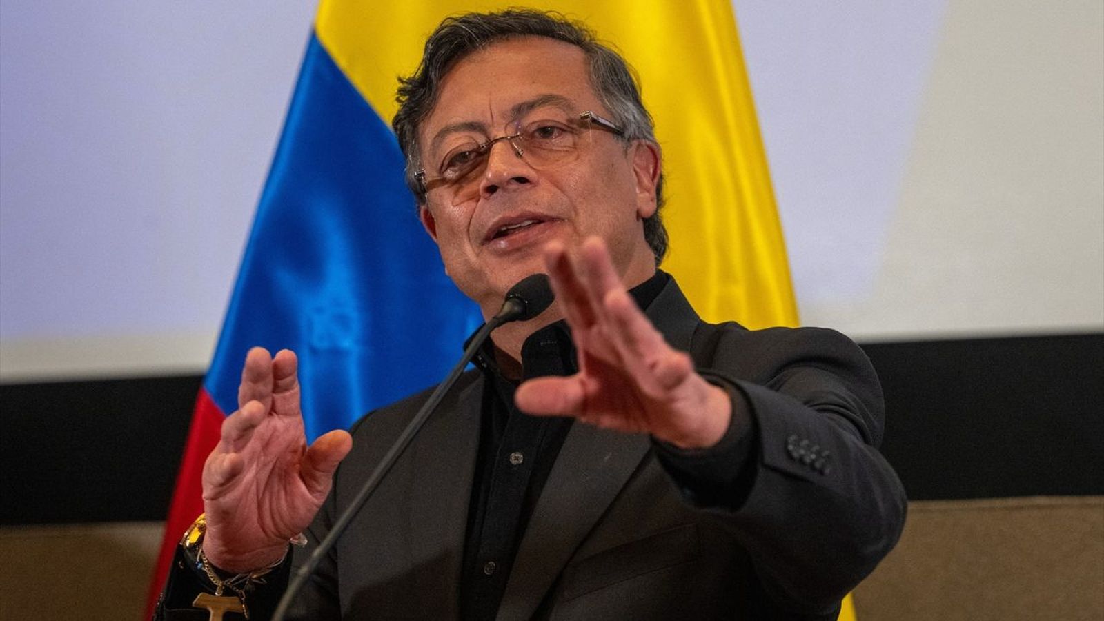 Colombia acusa a Ecuador de bombardear su territorio en la frontera