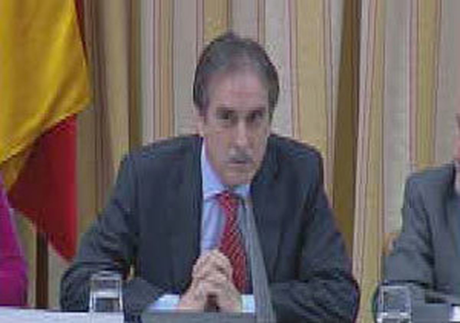 Valeriano Gomez comision