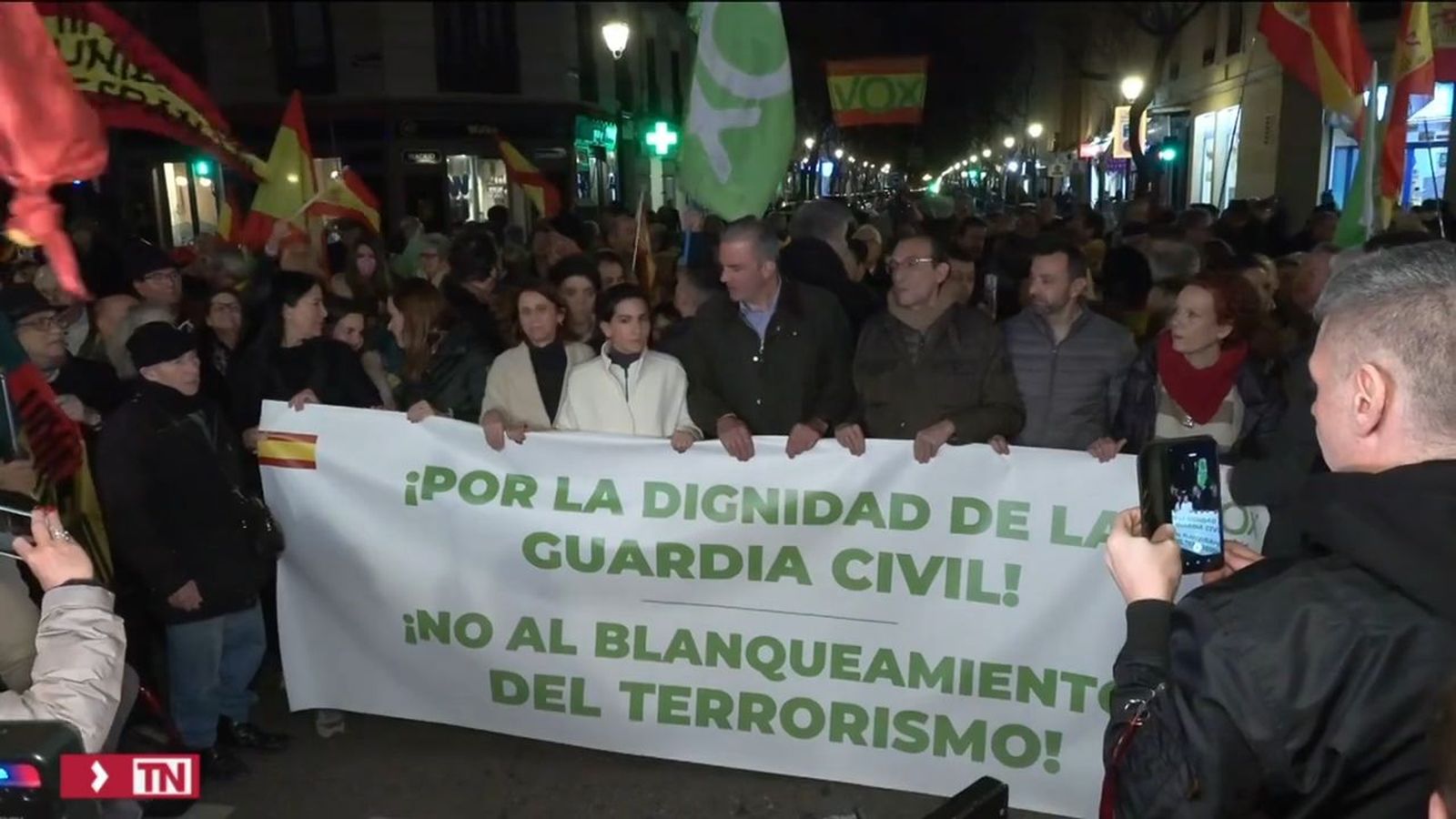 Concentración de Vox en el Teatro Abadía