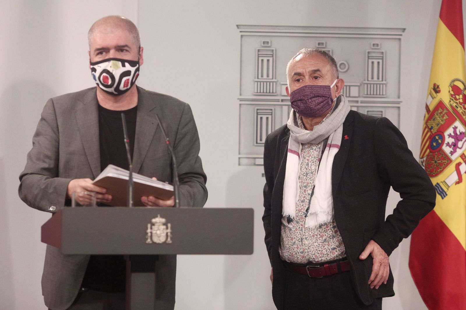 Unai Sordo (CCOO) y Pepe Álvarez (UGT) durante la firma de la Mesa del Diálogo para la Recuperación