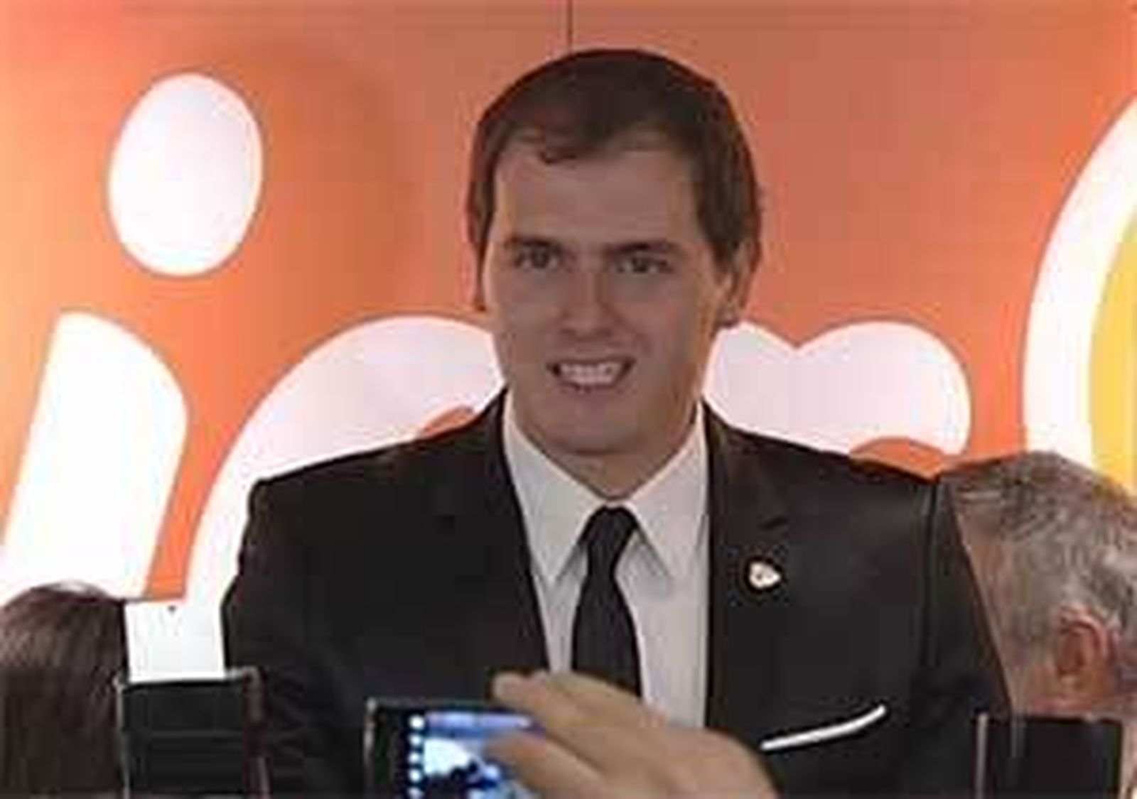 Rivera y Díez hablan por teléfono para citarse y acercar posiciones