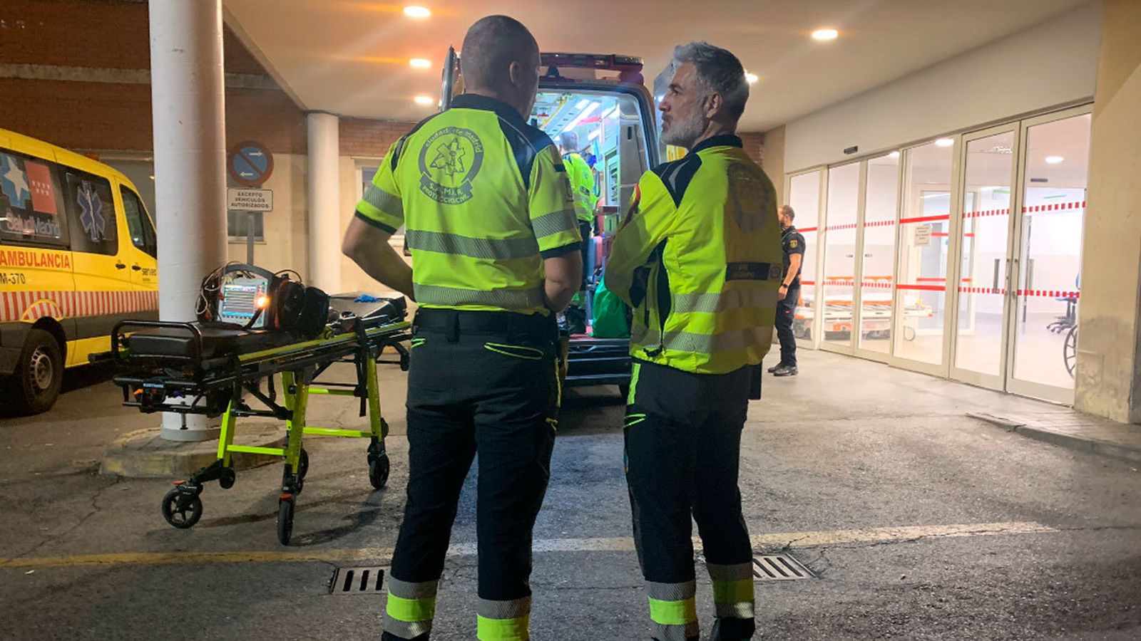 Traslado del herido en Usera al hospital 12 de Octubre