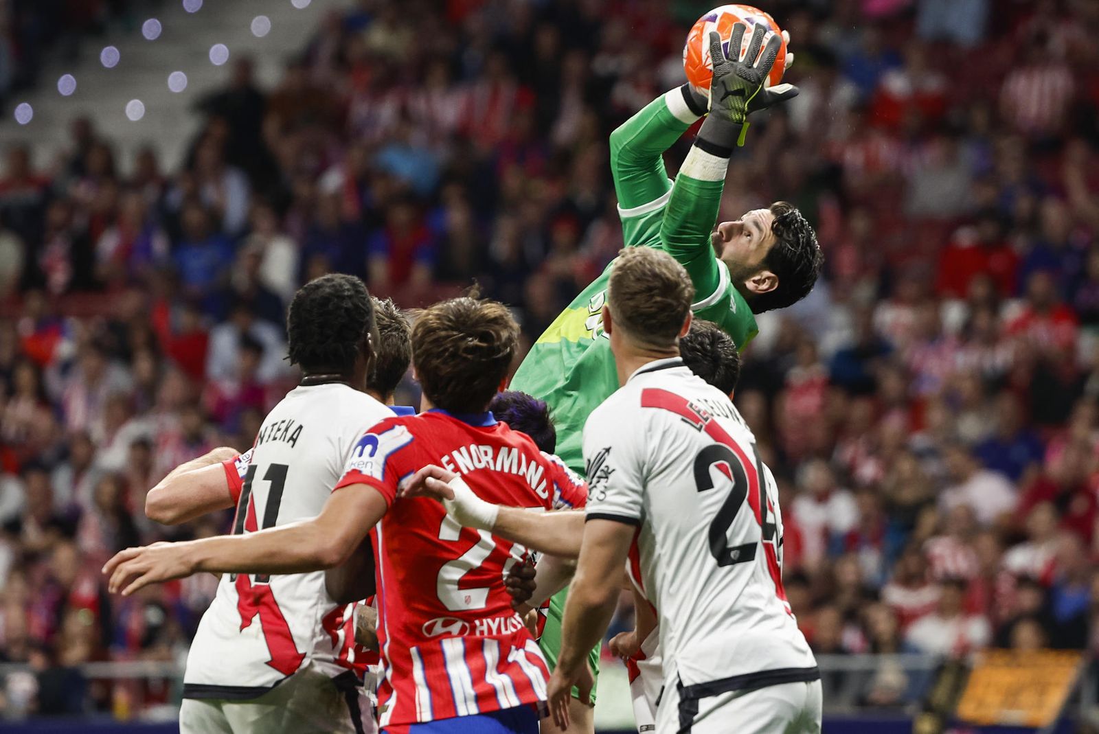 Augusto Batalla ante el Atlético de Madrid