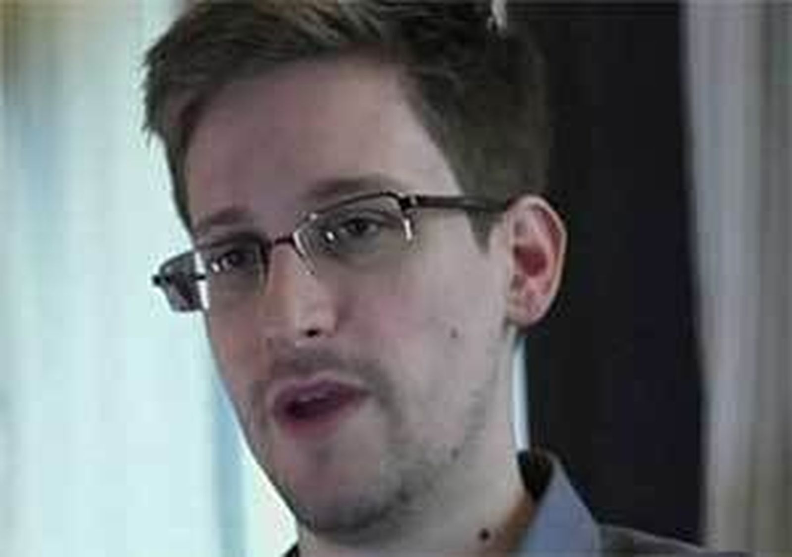 Snowden solicita asilo político en Rusia