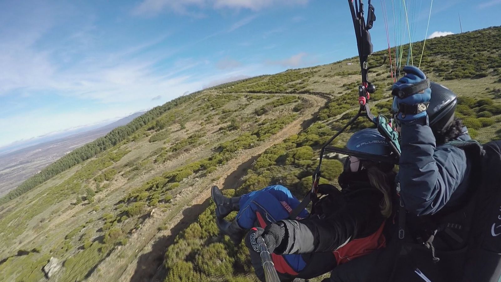 Parapente a 800 metros en Somosierra, un plan lleno de adrenalina en Madrid