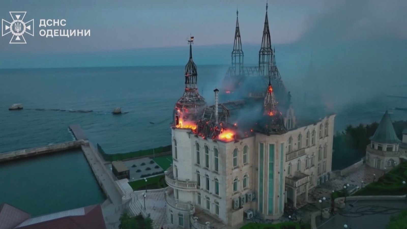 Arde el 'castillo de Harry Potter' en Ucrania
