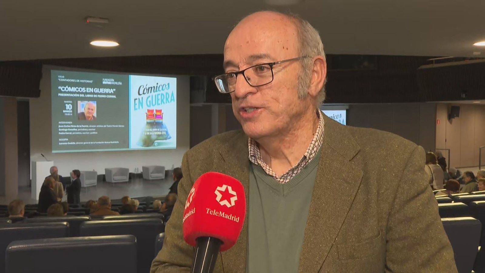 El escritor Pedro Corral invita a romper con los tópicos de la Guerra Civil con su libro 'Cómicos en Guerra'
