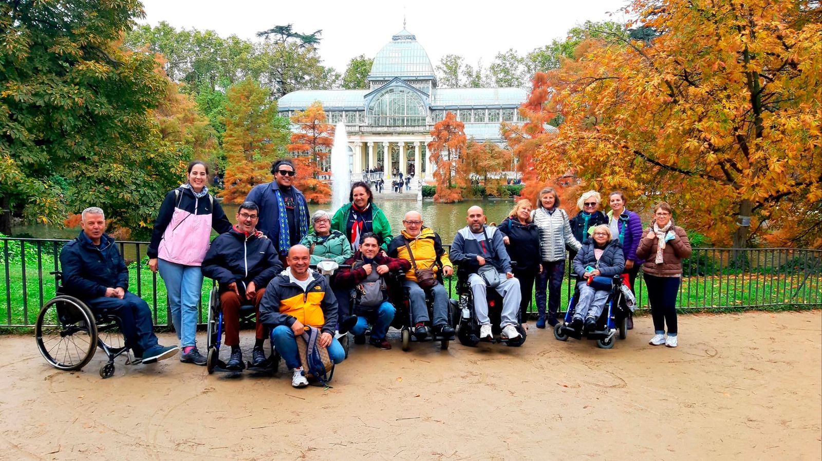 Turistas con movilidad reducida en El Retiro