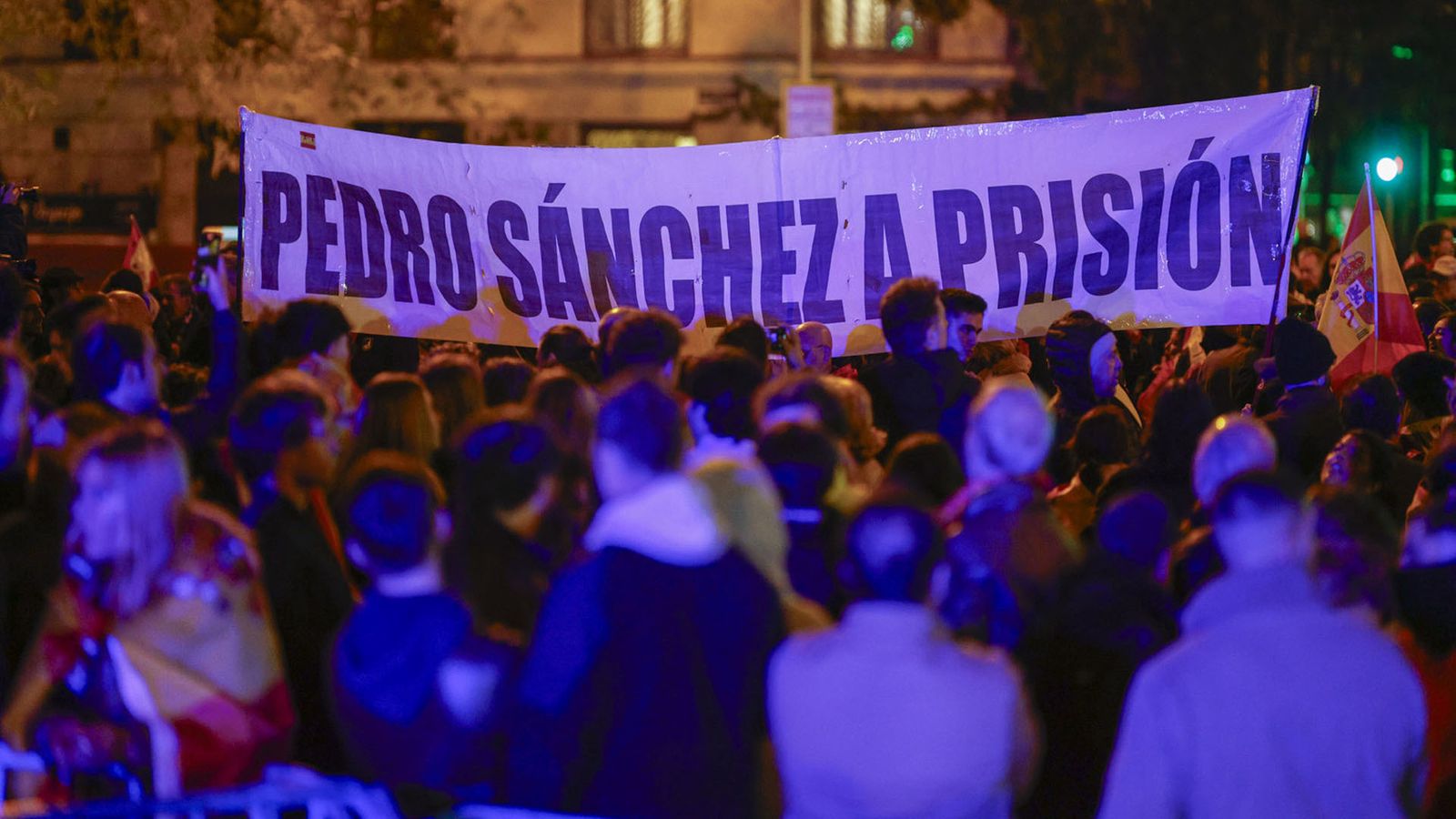 Los ultras, echados de la manifestación de Ferraz