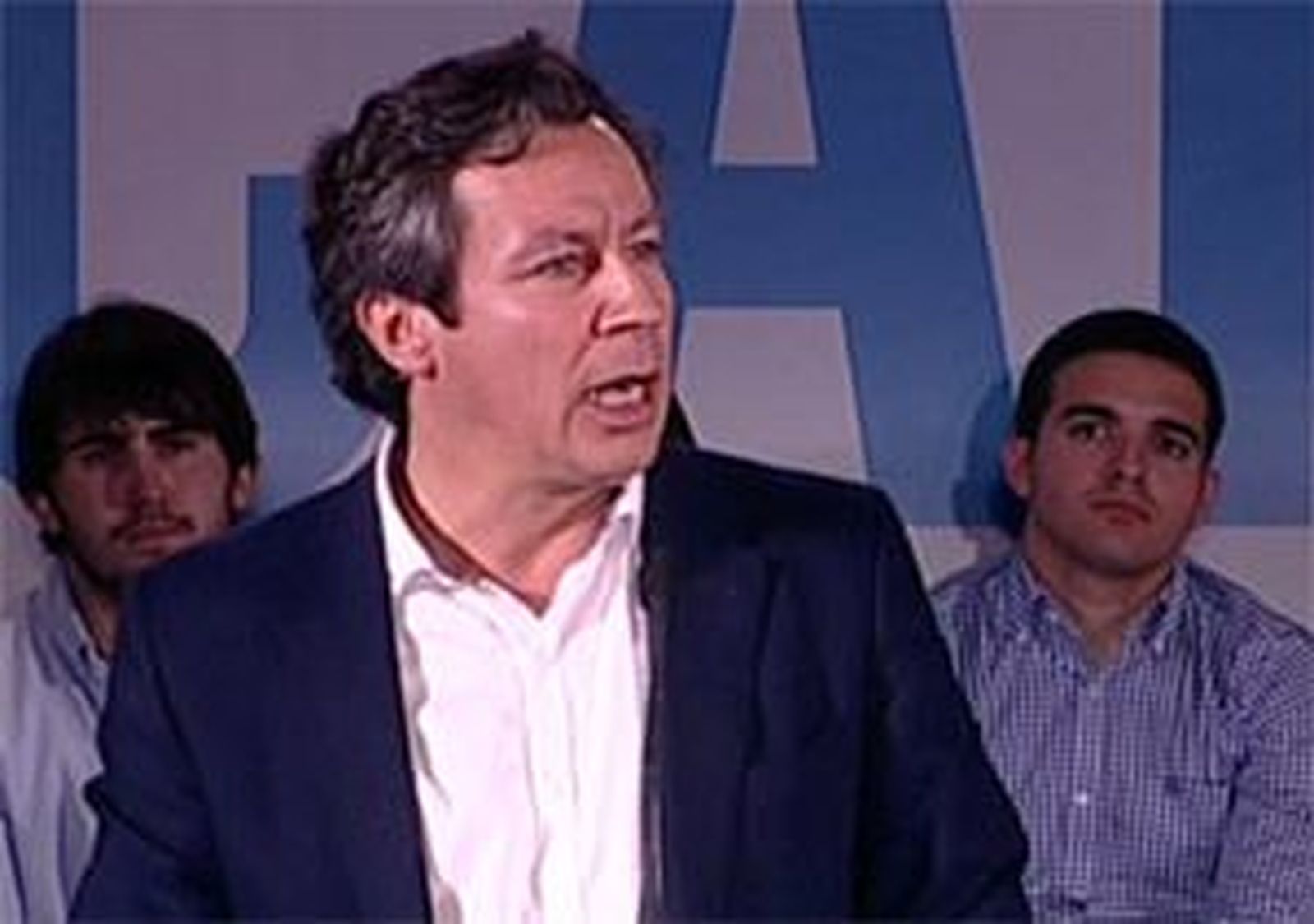 Floriano: el Gobierno va a bajar  los impuestos a 12 millones de españoles