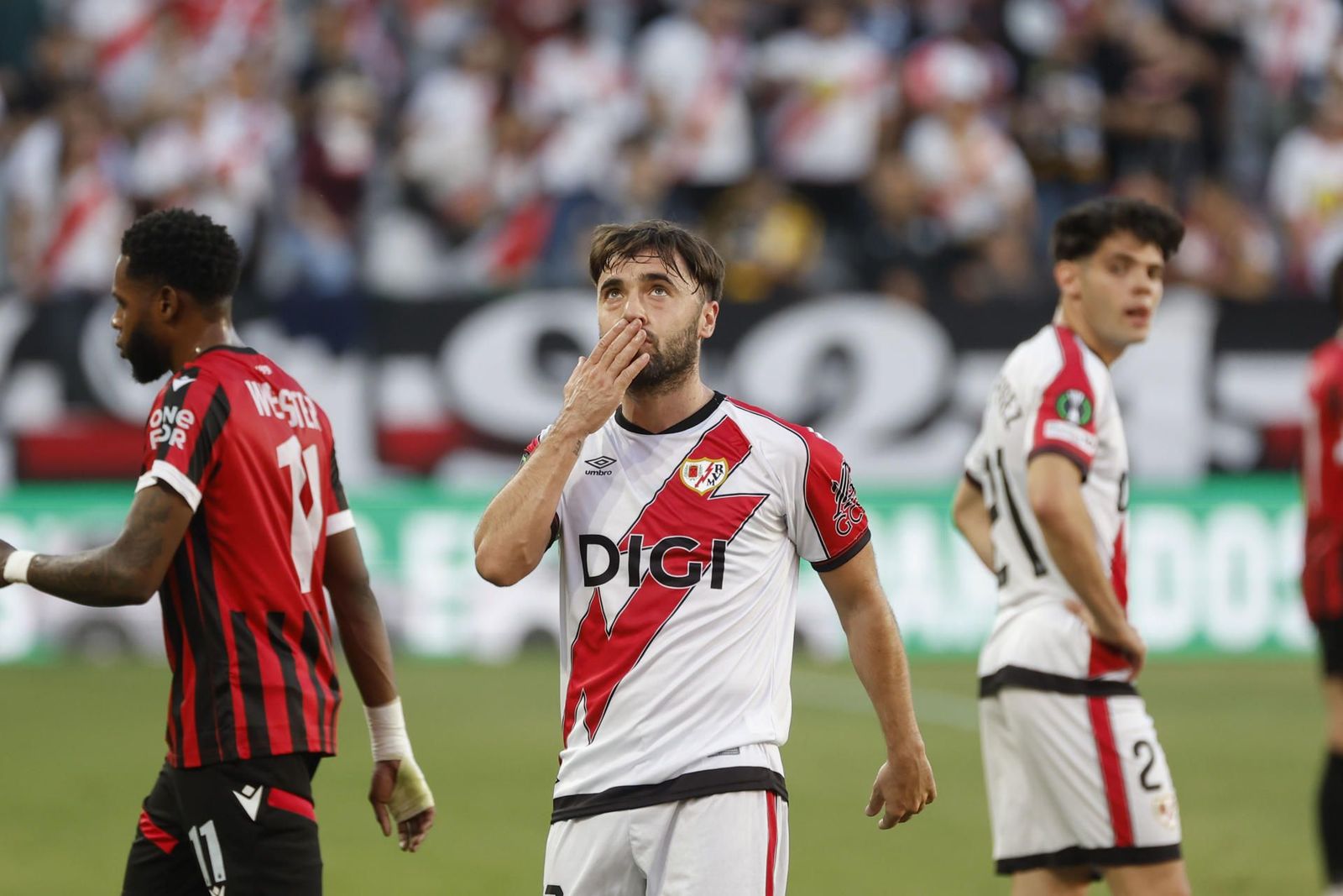 2-0. El Rayo Vallecano arranca la Conference League con una victoria ante Shkendija