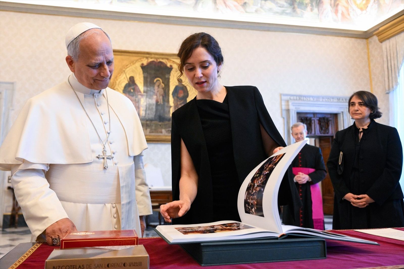 Ayuso ve al Papa con "mucha ilusión" ante su viaje a Madrid en su visita al Vaticano