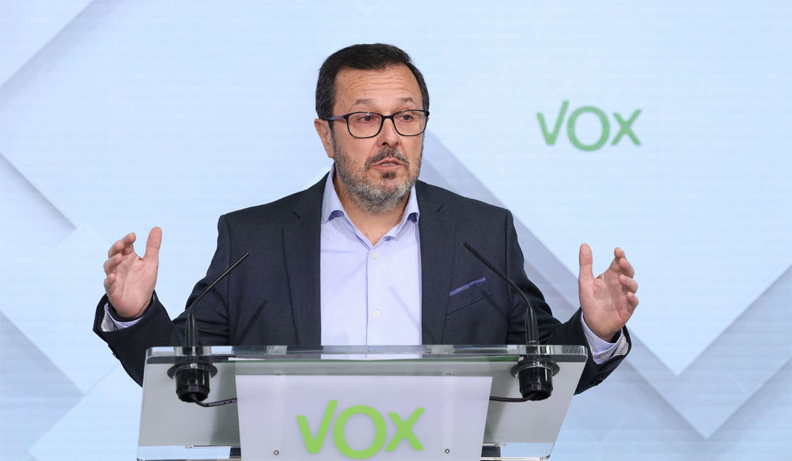 Vox sustituye a Rocío Monasterio como líder del partido  en Madrid y nombra en su lugar al portavoz nacional Jose Antonio Fúster