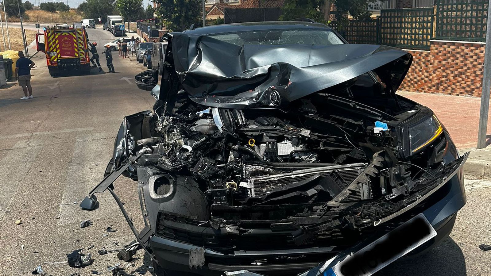 Accidente turismo y camión de bomberos