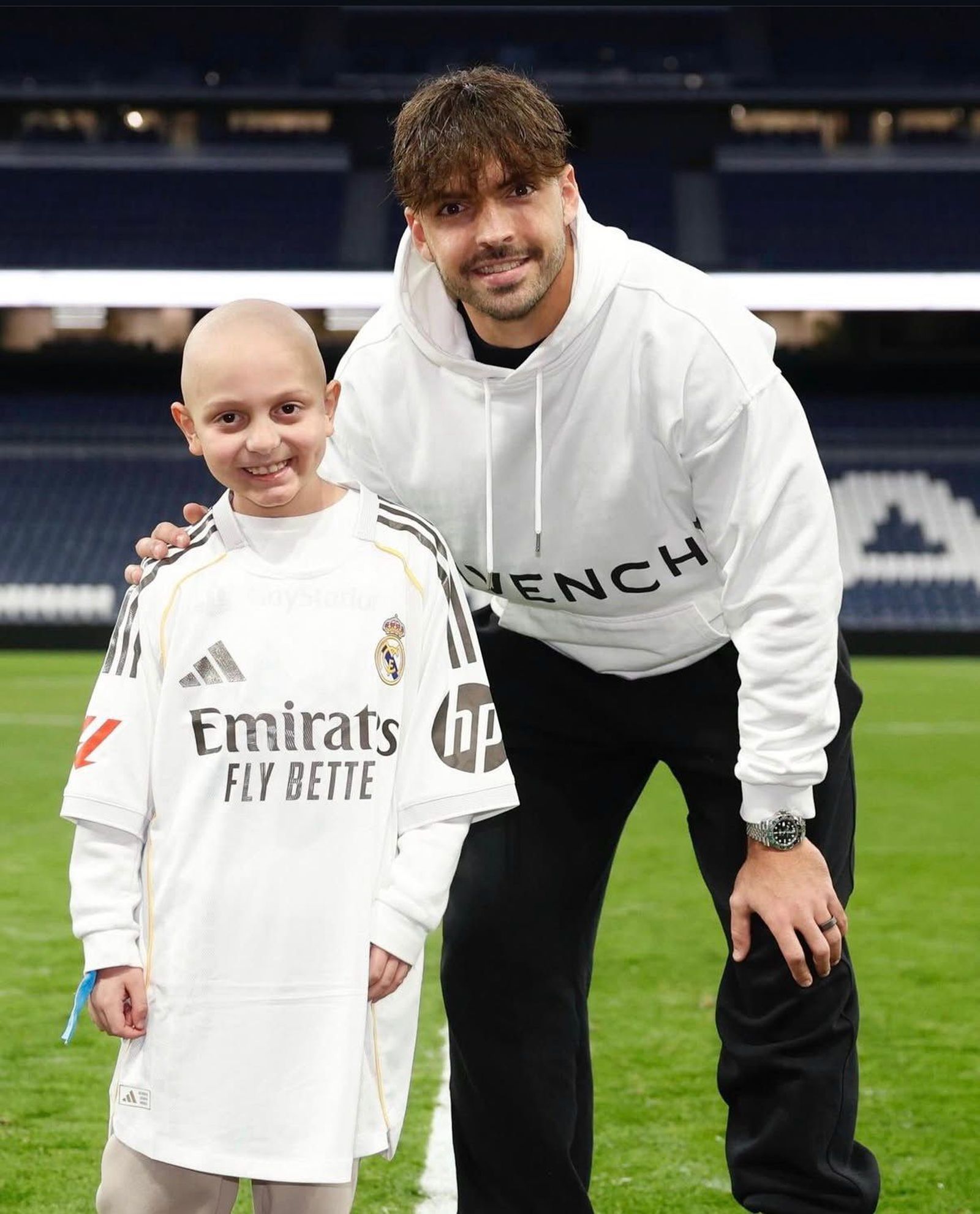 Raúl Asencio y Elías, un niño de 8 años con leucemia