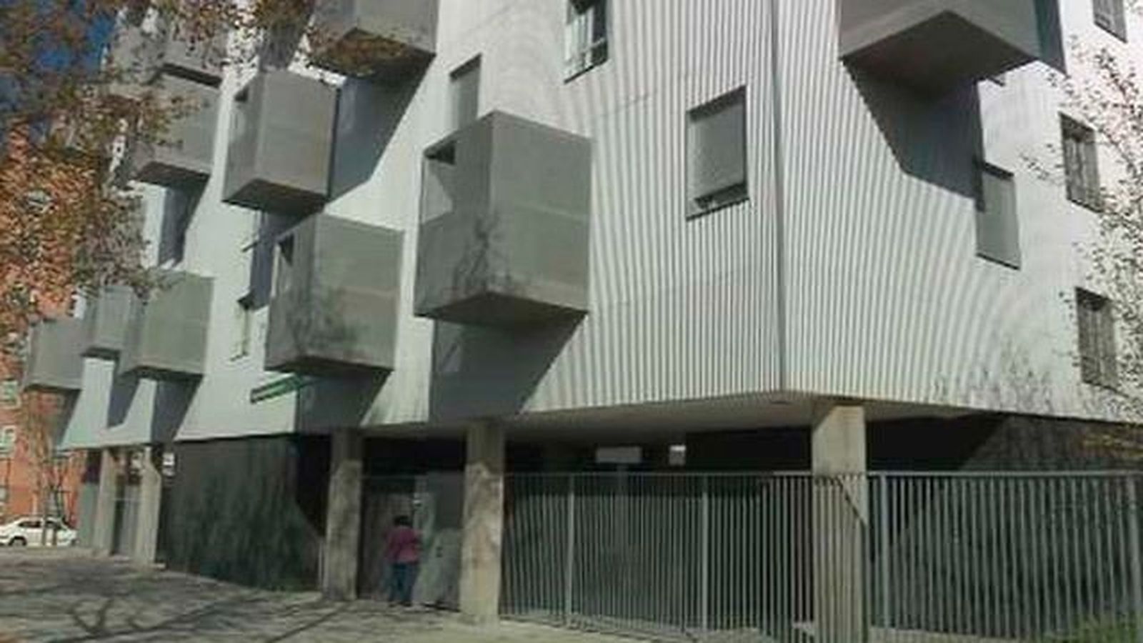 La venta de viviendas sociales a fondos buitres de nuevo en los tribunales