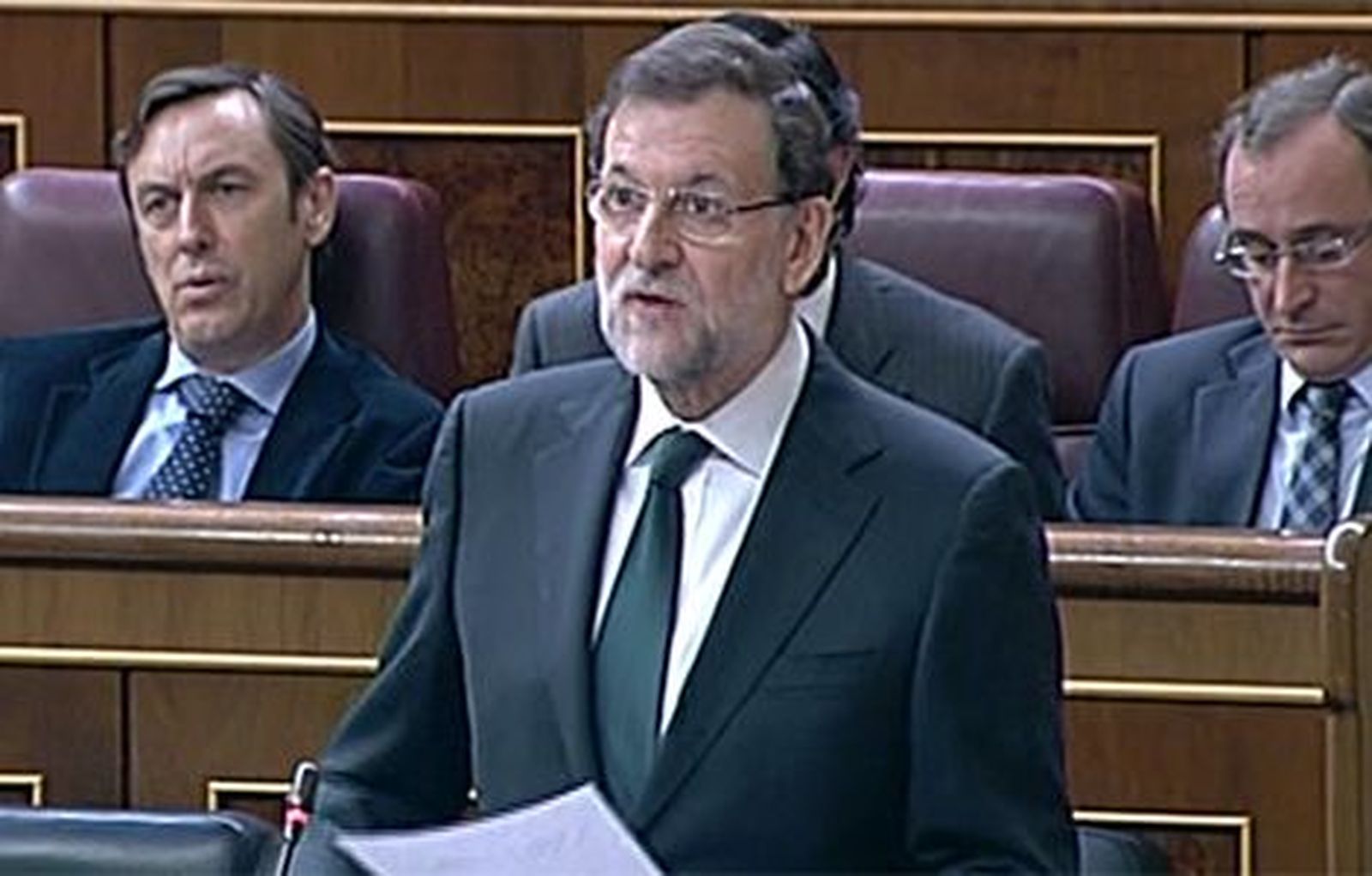 Rajoy y Rubalcaba escenifican su rechazo  a la consulta catalana y discrepan sobre economía
