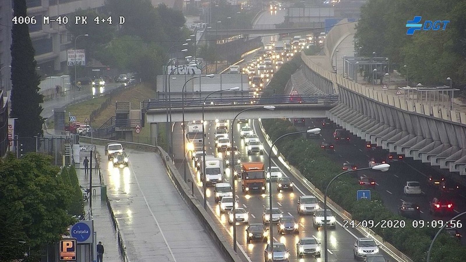 La M-40, colapsada por culpa de la lluvia