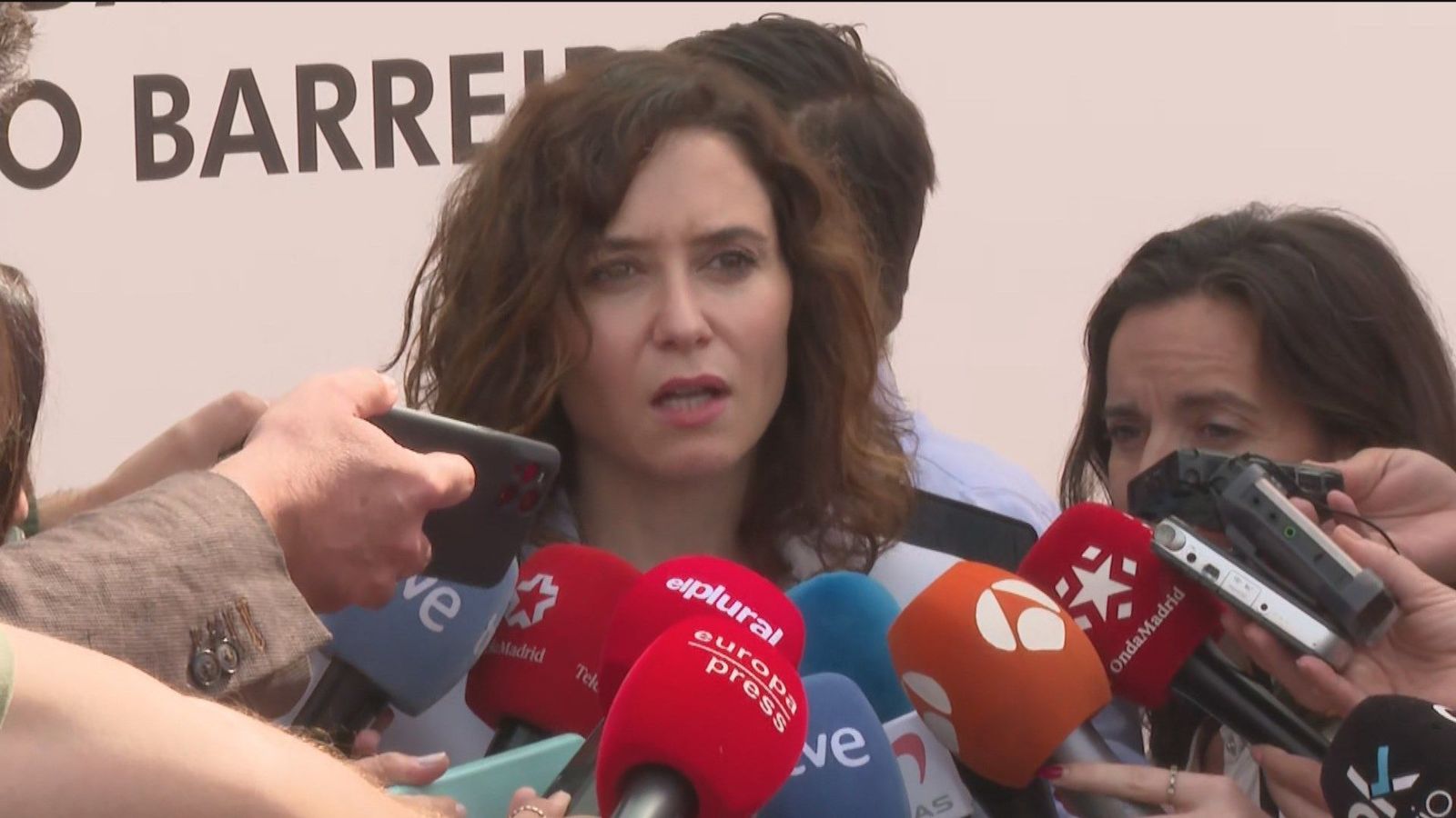 Ayuso dice que los Presupuestos del Estado buscan "anular Madrid" y la Delegada ve una inversión "muy por encima" de la media