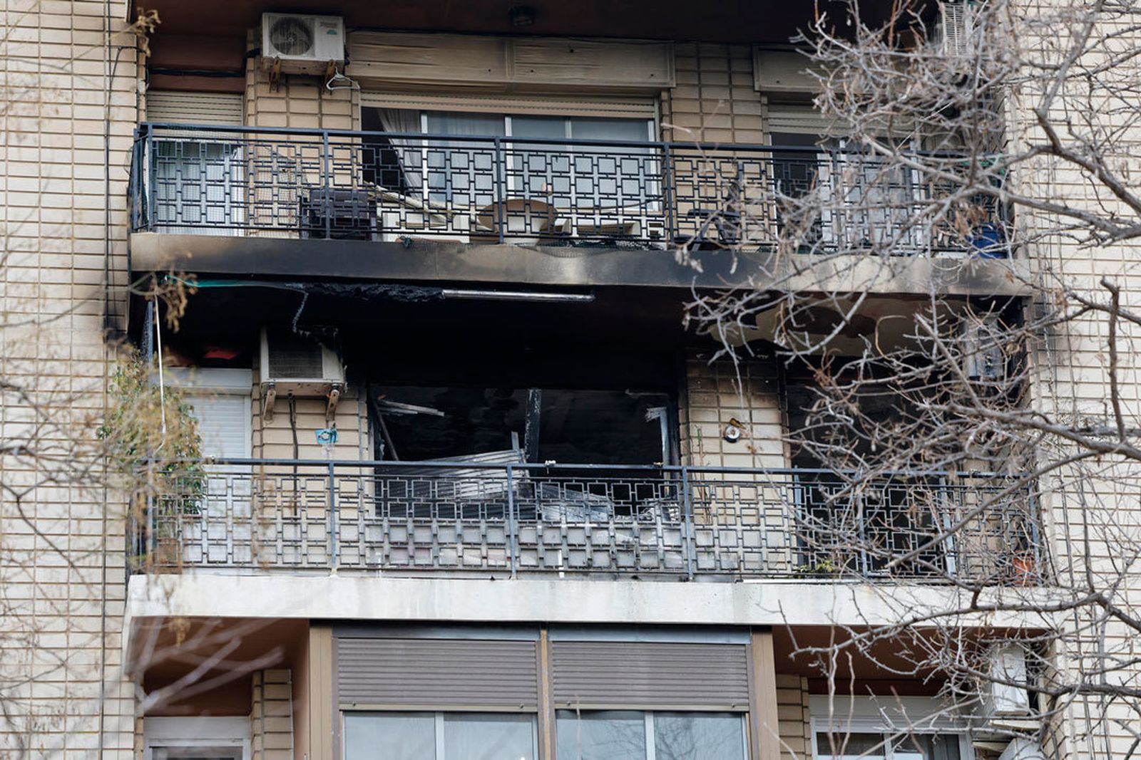 Dos personas de 76 y 83 años mueren por inhalación de humo en el incendio de una vivienda en Valencia