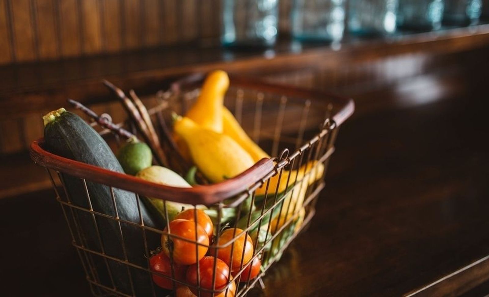 Hacemos la misma compra en dos supermercados distintos: ¿Notamos la diferencia?