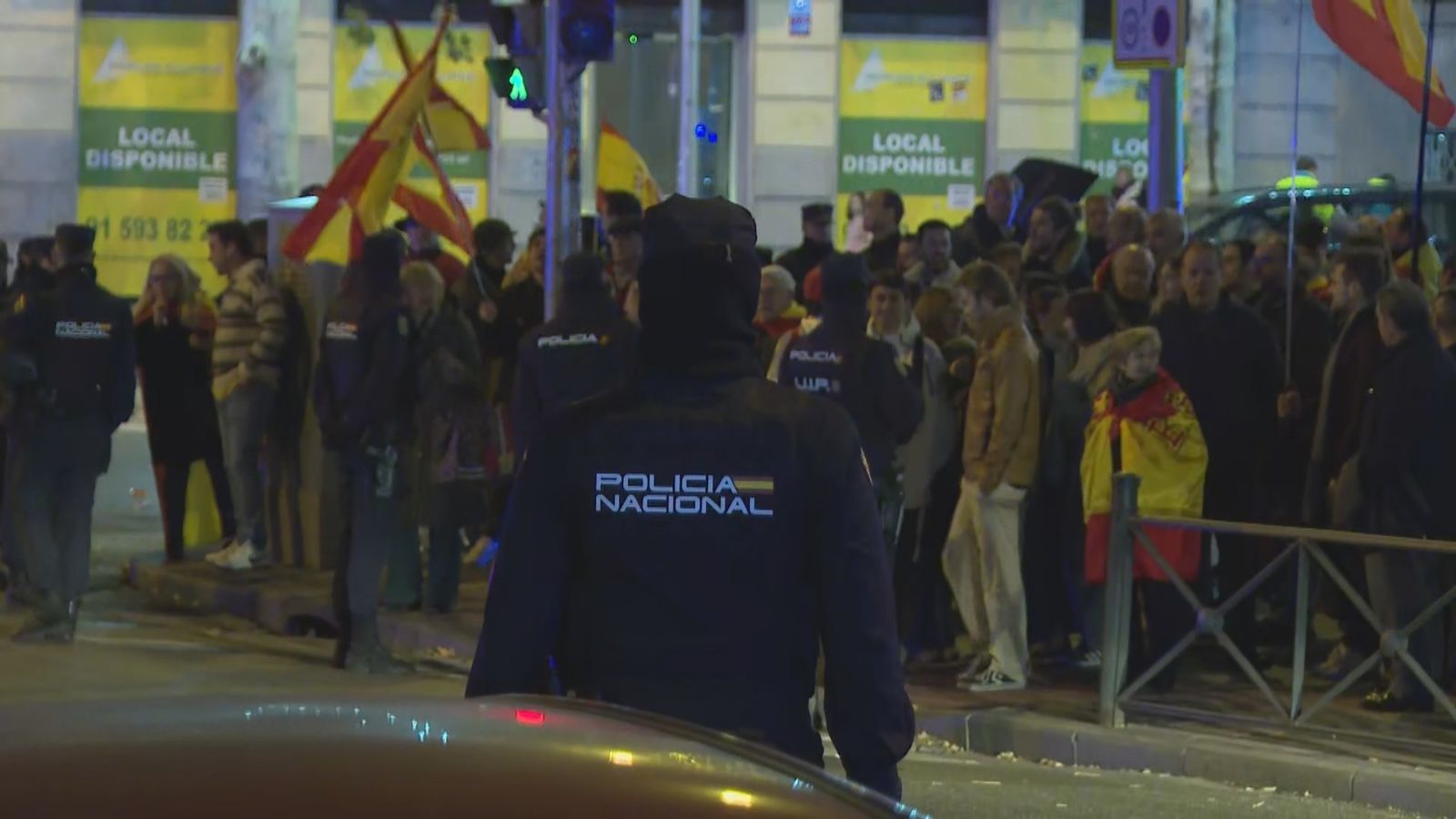 Manifestación en contra de la amnistía en Ferraz