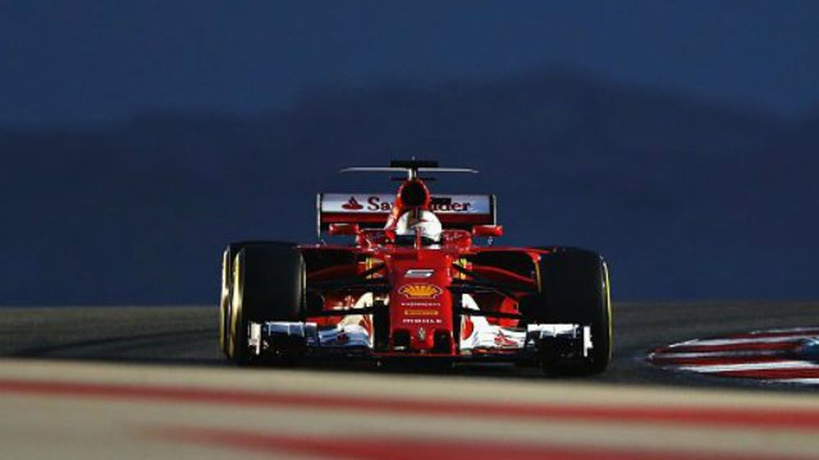 GP Baréin: Victoria de Vettel y nuevo abandono de Alonso